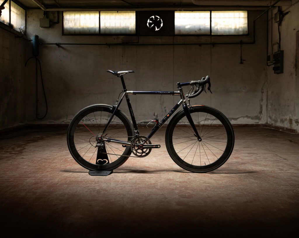 La De Rosa Sessanta in titanio