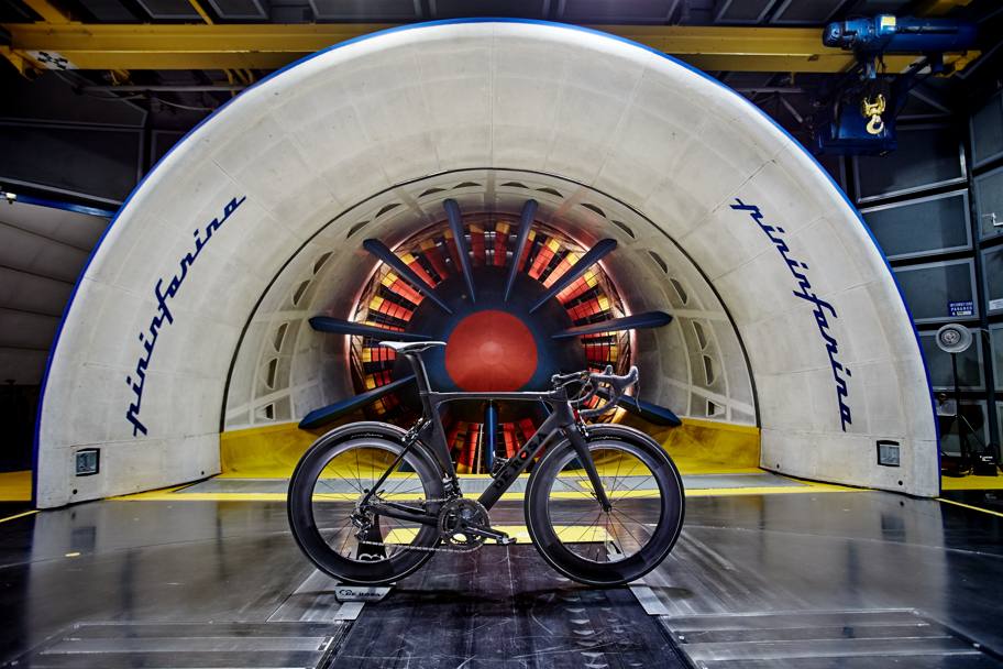 De Rosa SK Pininfarina in galleria del vento