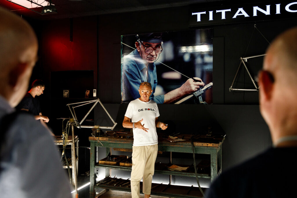 Cristiano in Butega durante una visita